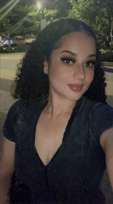 HoneyB_ model nude pictures