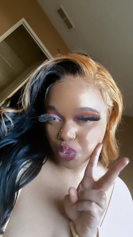 SUMMERHENNY model top photo