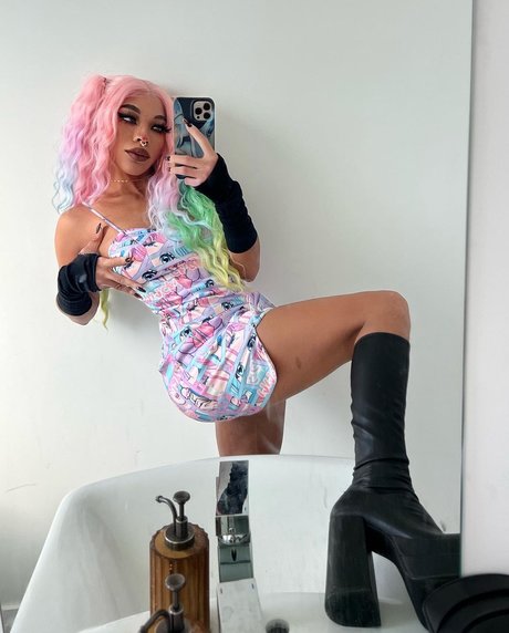 Kiera Please xxx pornstar gallery