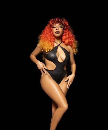 Kiera Please art star pic