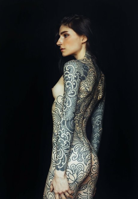 Noemie Doragon model nudes gallery