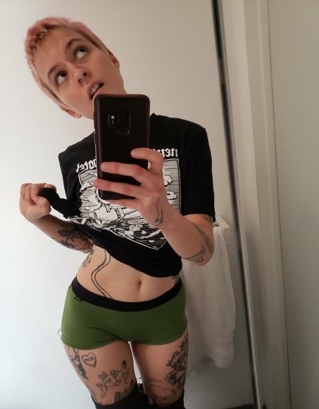 molotovcocktease free star pics