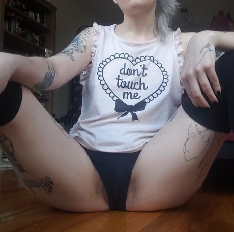 molotovcocktease art model picture