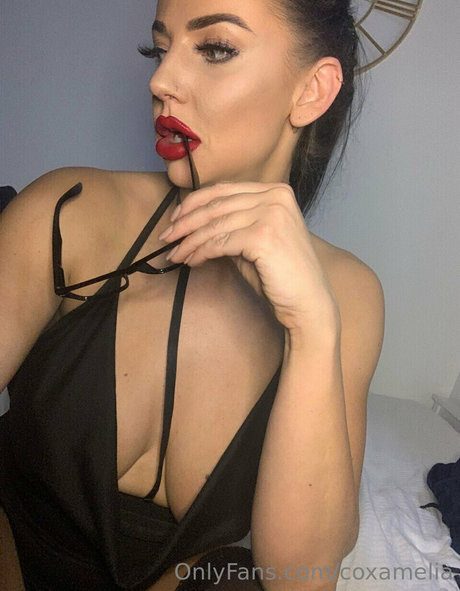 coxamelia sexy star photo