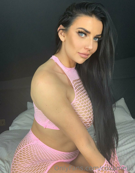 coxamelia hot model images