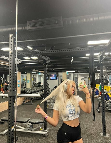 Demisux hot pornstar image