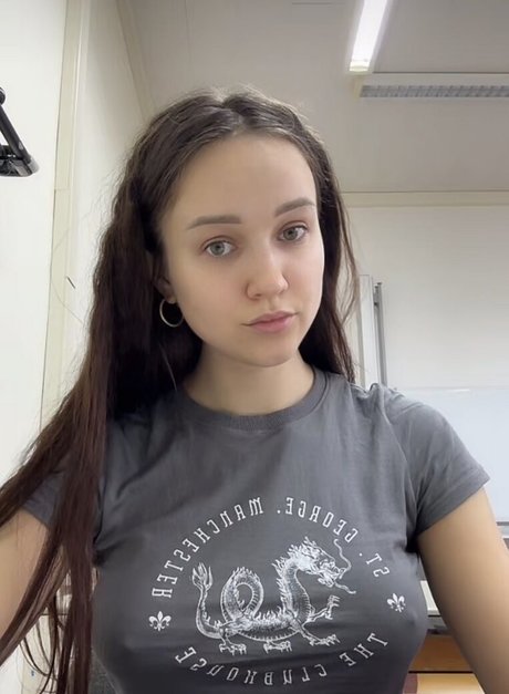 Ellielli Elligoinglive high quality pornstar image