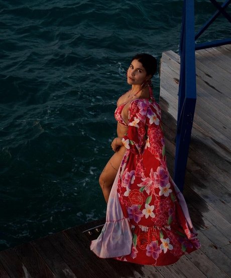 Martina La Peligrosa pornstar naked img