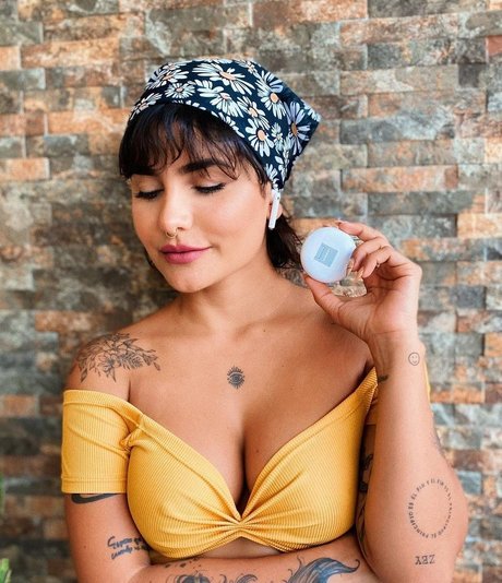 Martina La Peligrosa star nudes gallery