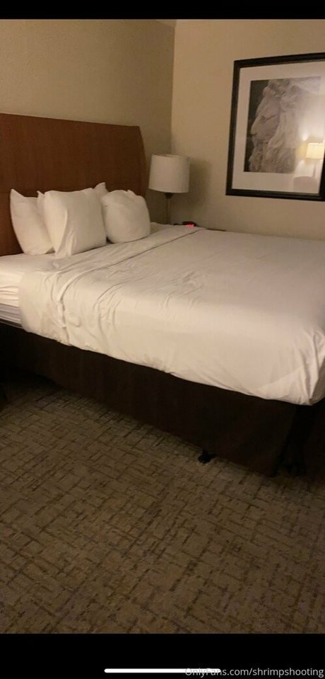 shrimpshooting model naked img