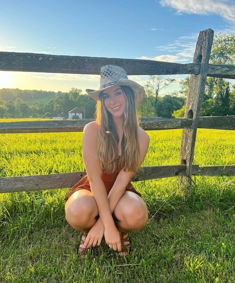 Makayla Mcquoid model high quality photos