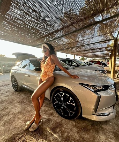 Nia Correia OT star xxx archive