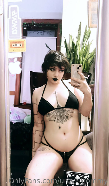 urevilmommy model sexy pic