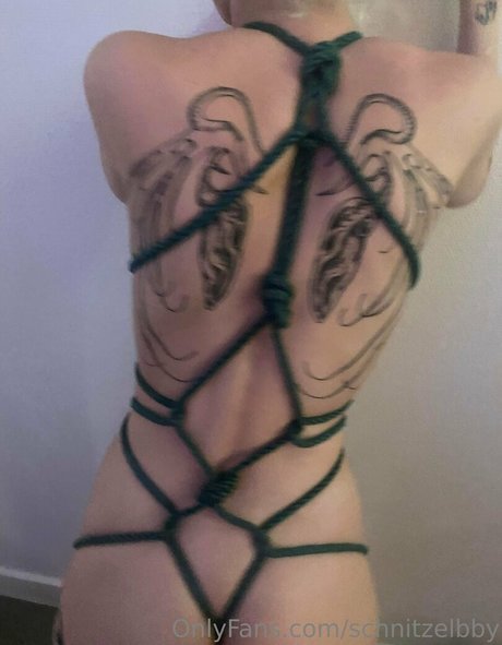 schnitzelbby model erotic pictures