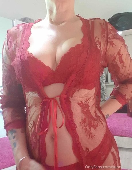 famez de exclusive model img