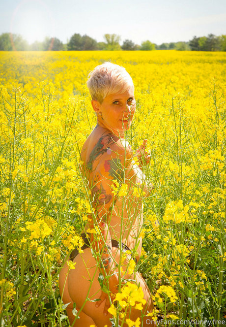 famez de porn actress photos