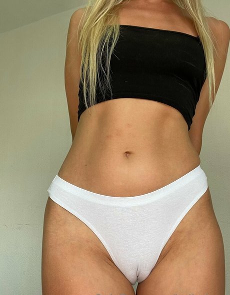 belladeep star erotic photos