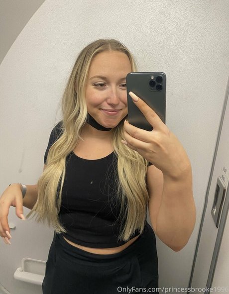 princessbrooke1996 porn star image