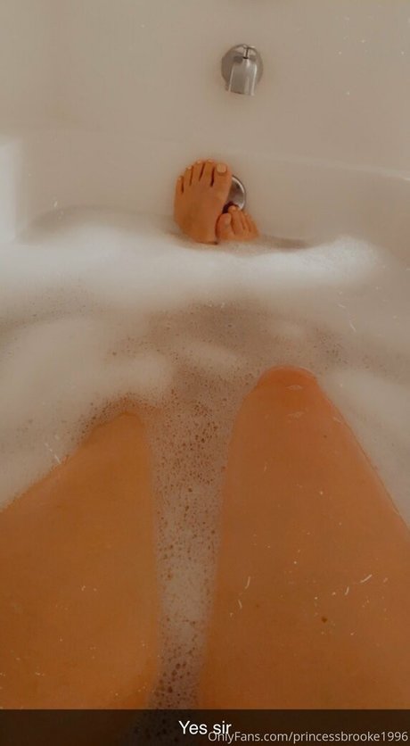 princessbrooke1996 sexy model pic