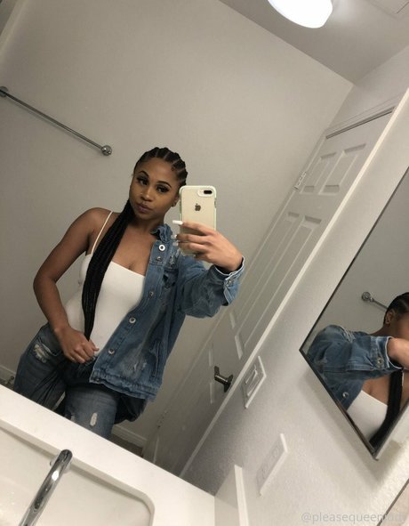 officiallyariaa star pornographic pic