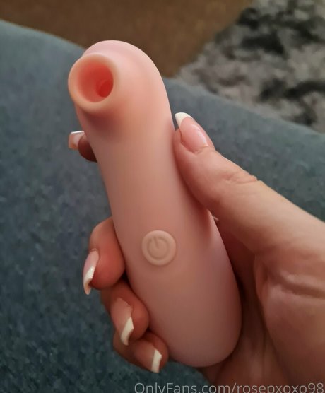 rosepxoxo98 exclusive actress photo