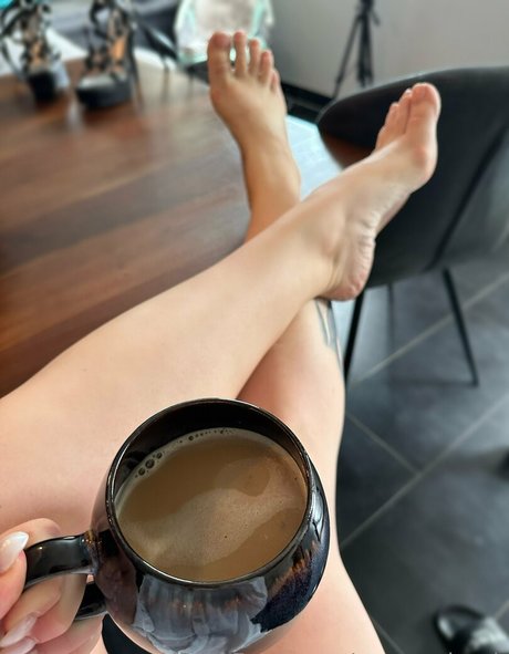 moneydomk art actress galleries