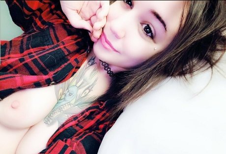 naughty salamander nice model images