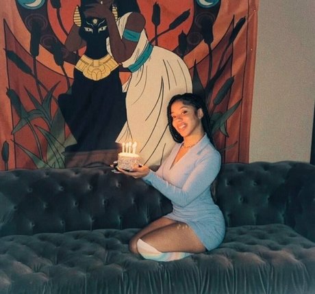 thrsttrapr exclusive star gallery