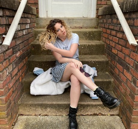 Kendi Ken ASMR porn star images