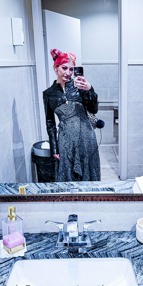 InnocentElixir naked model images