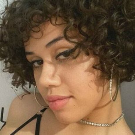 agatha santosk star high quality images