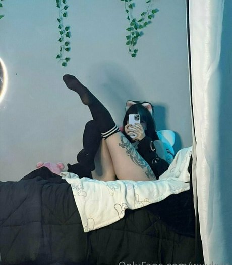 wuvkyu beautiful model photo