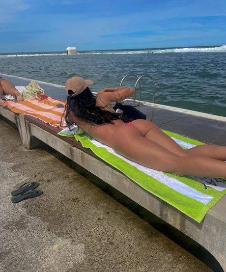 pruelearyy erotic model image