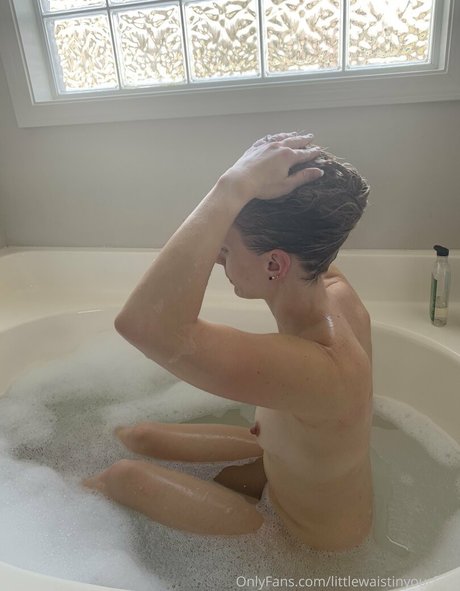 littlewaistinyourface porn actress gallery