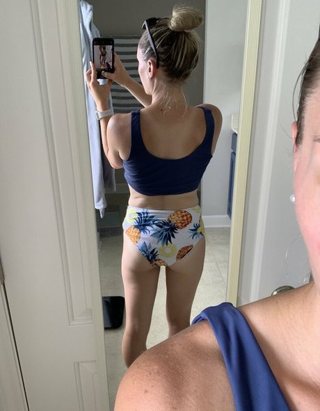 littlewaistinyourface pretty pornstar gallery