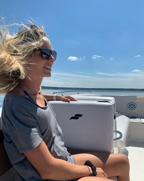 littlewaistinyourface pretty model pic