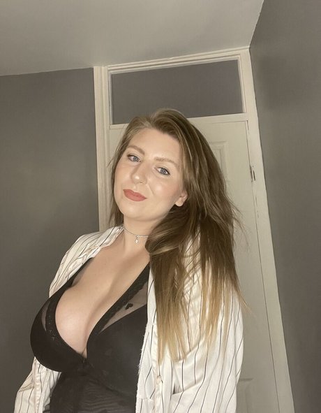 Daisy Beth hot star archive