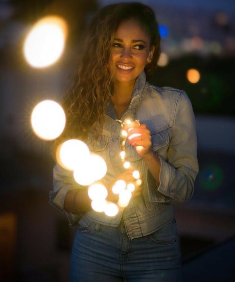 Vanessa Morgan model xxx picture