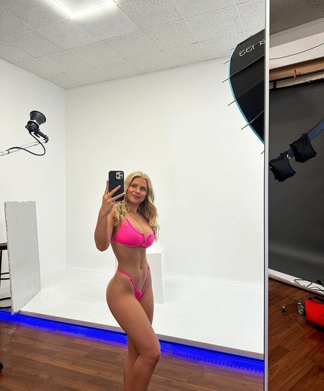 Chloee Tinnin star beautiful galleries