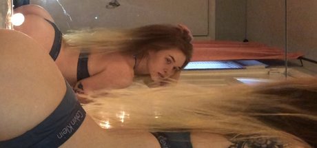 queenb pornstar art picture