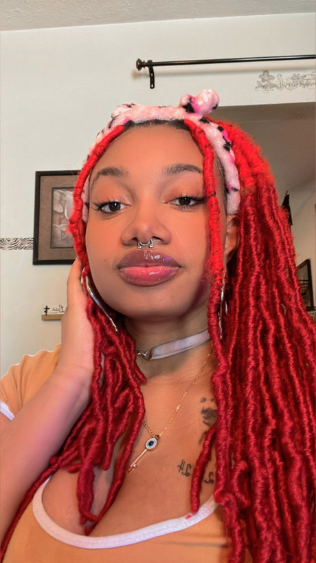 _Aisia the Freak_ star free archive