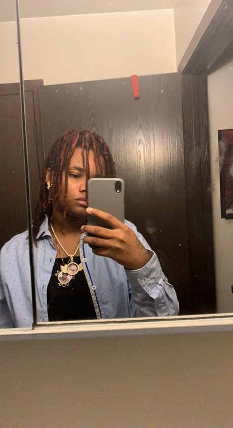 Atm Twinn model naked galleries