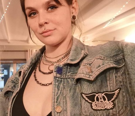 Stephanie Jayne hd model pictures