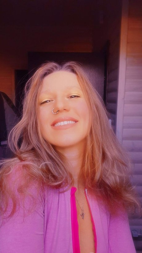 Nora Loa sex model pic