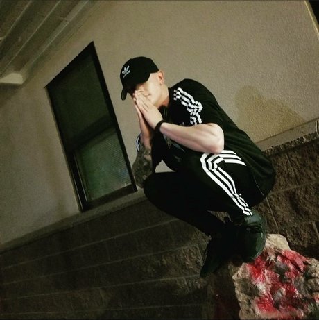 _NoJoyy model erotic photo