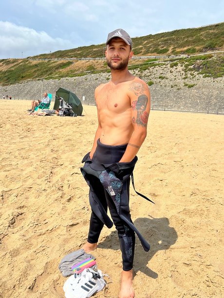 LoveMeNow model erotic pics