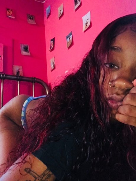 Lyrick Jay model hd picture