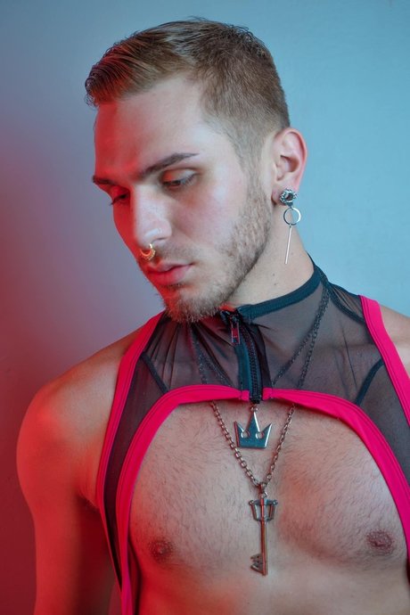 Aaron Harley top model pics