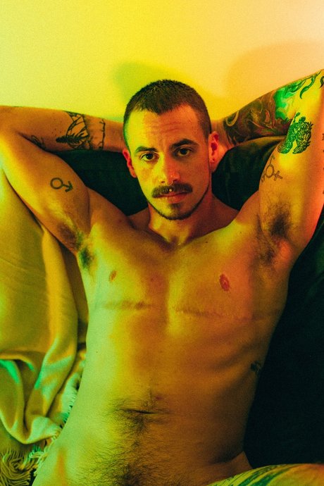 Aiden Dean model pretty pics