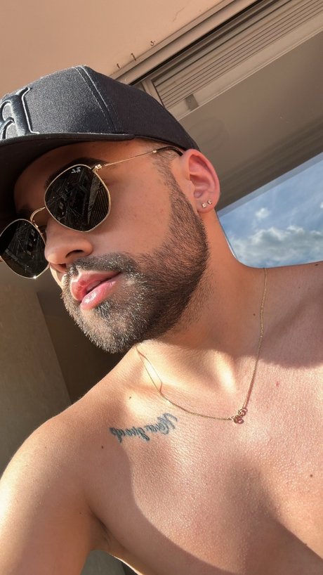 Aaron Diamond_ model photo